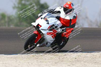 media/Sep-20-2025-TrackDaz (Sat) [[27f0cde673]]/A Group/11am (Turn 2)/